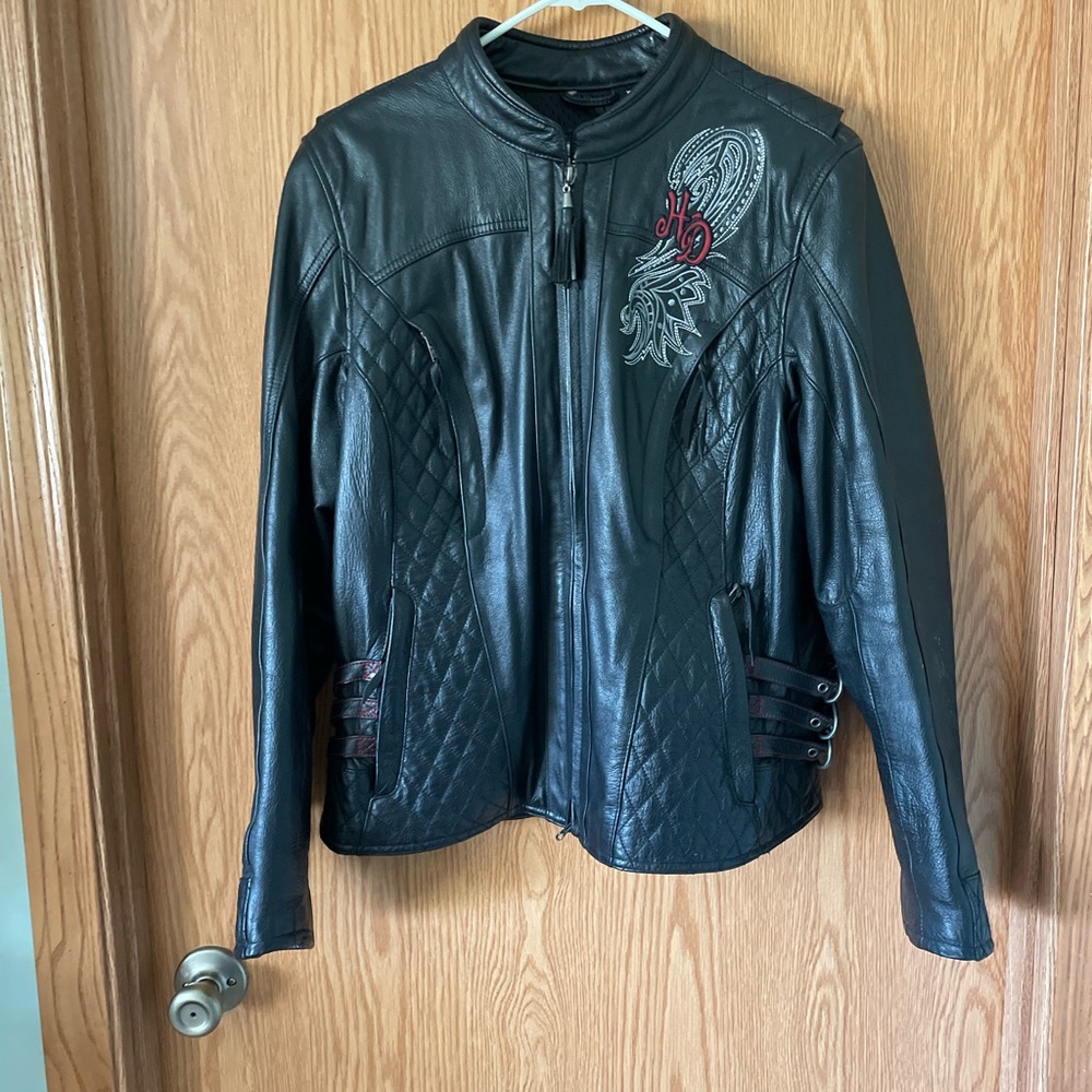 Harley-Davidson Ladies Leather Jacket W/ Red & Gray Design. Sweatshirt included - Picture 9 of 16